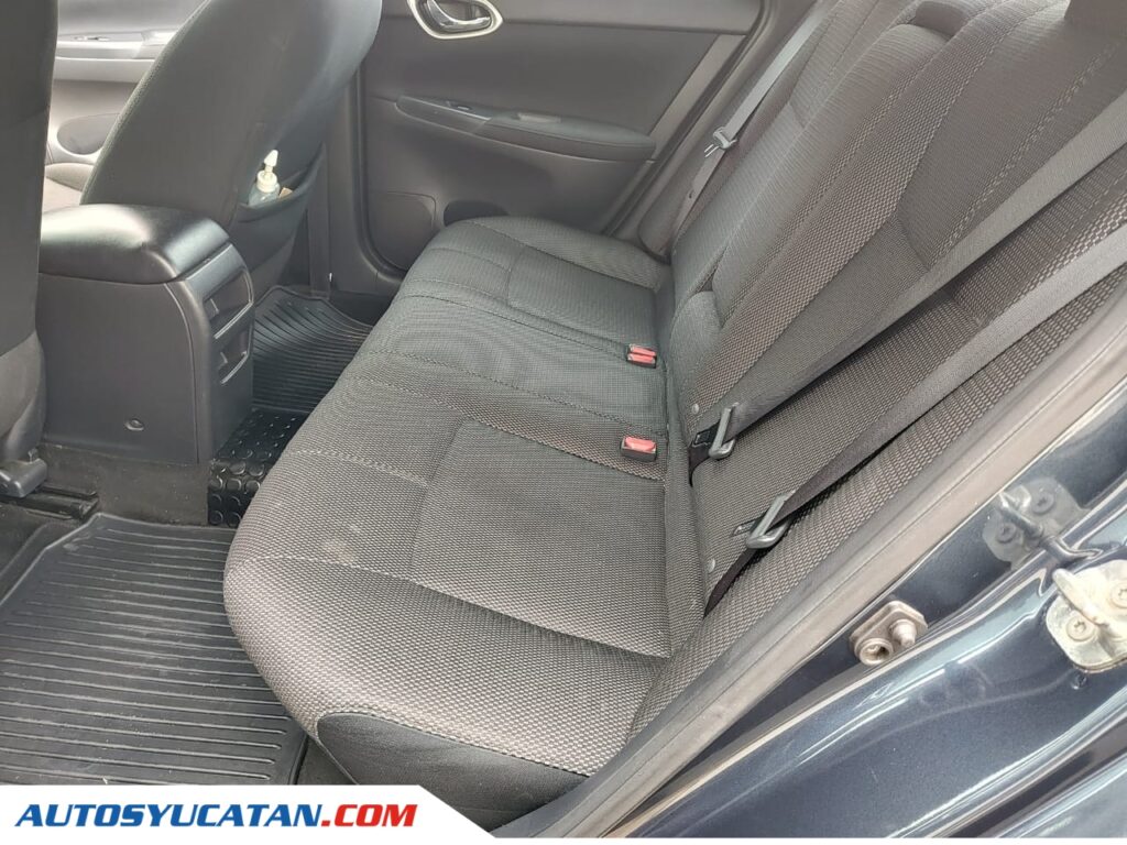 Nissan Sentra Advance 2015