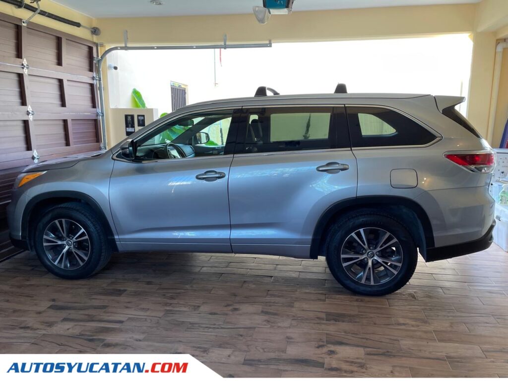 Toyota Highlander XLE 2016
