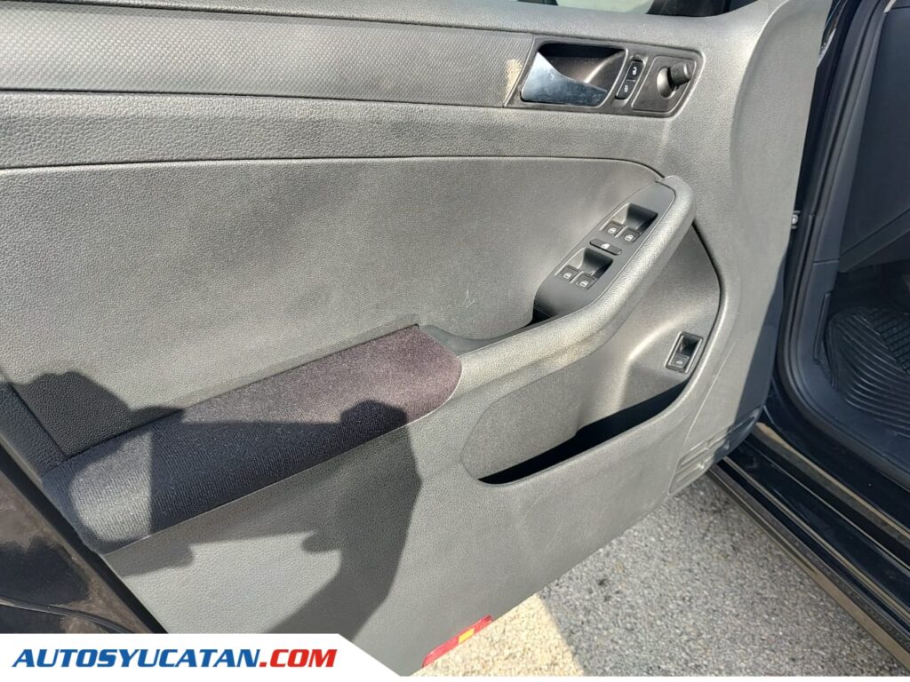 Volkswagen Jetta MK VI 2.0 Tiptronic 2016