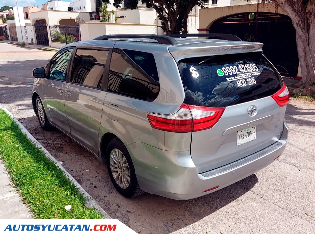 Toyota Sienna XLE 2015