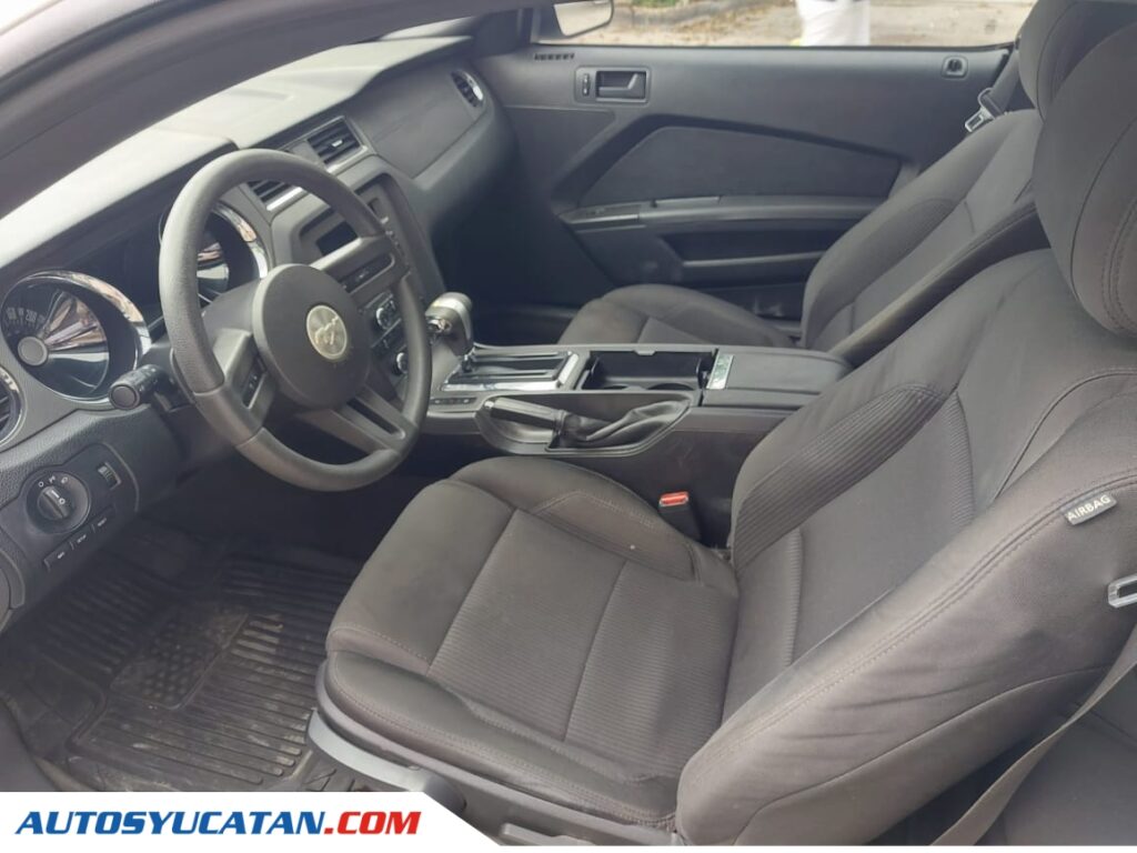 Ford Mustang V6 2012