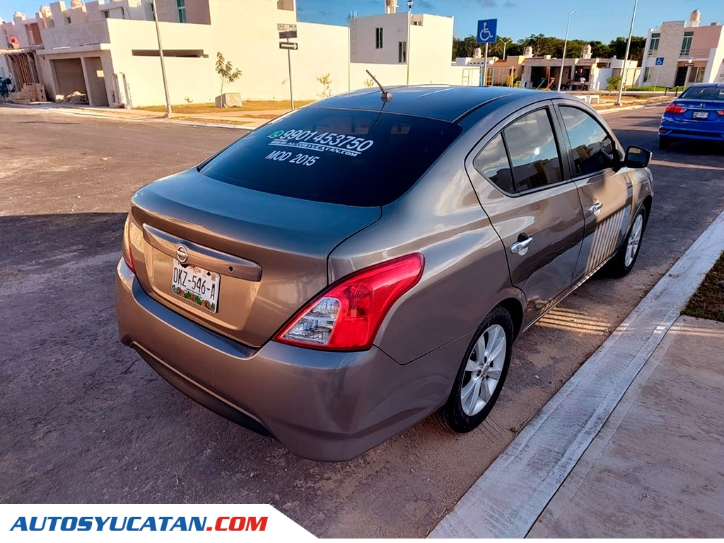 Nissan Versa Advance 2015