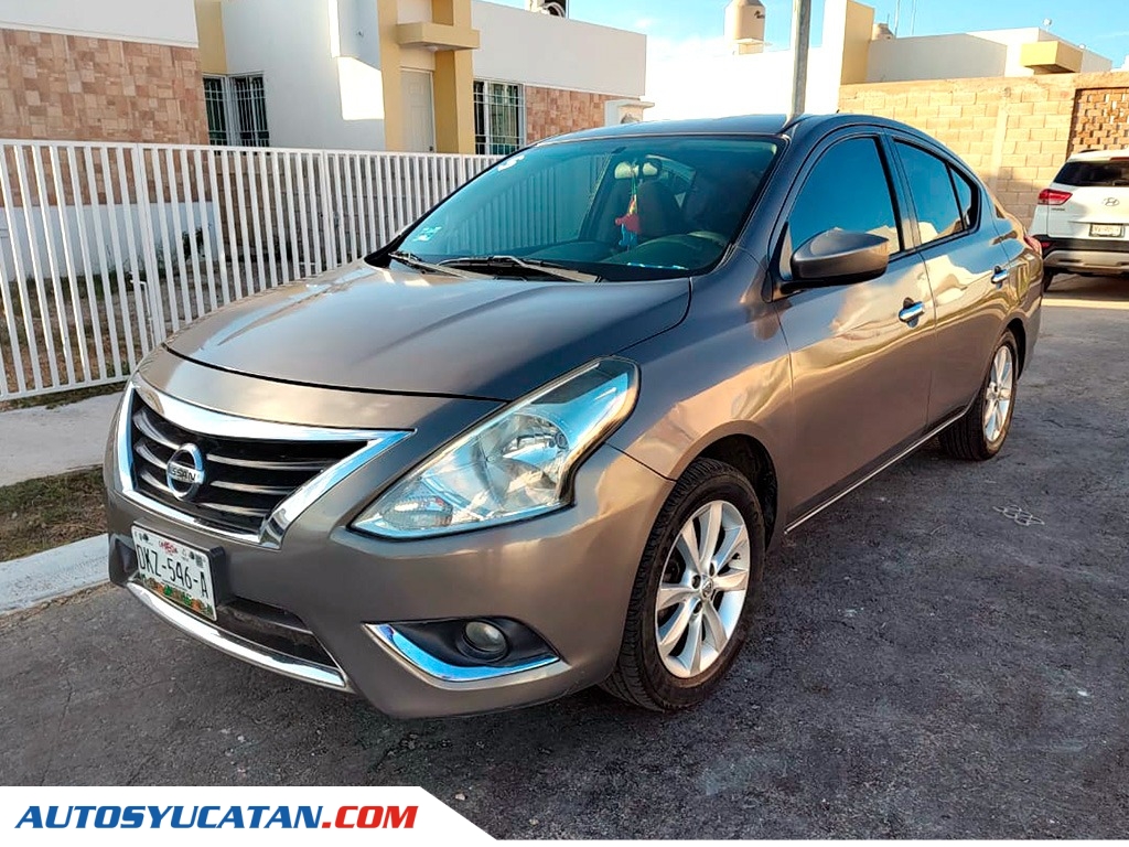 Nissan Versa Advance 2015