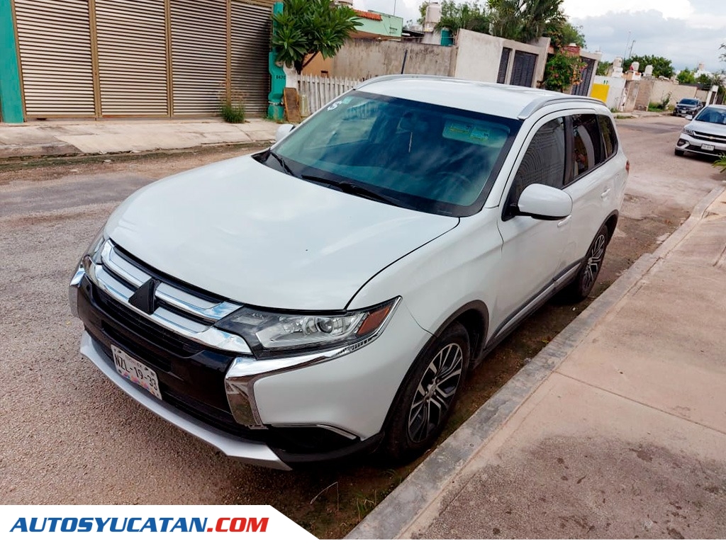 Mitsubishi Outlander ES 2016