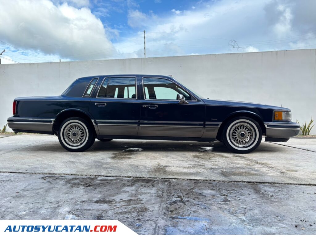 Lincoln Town Car 1991