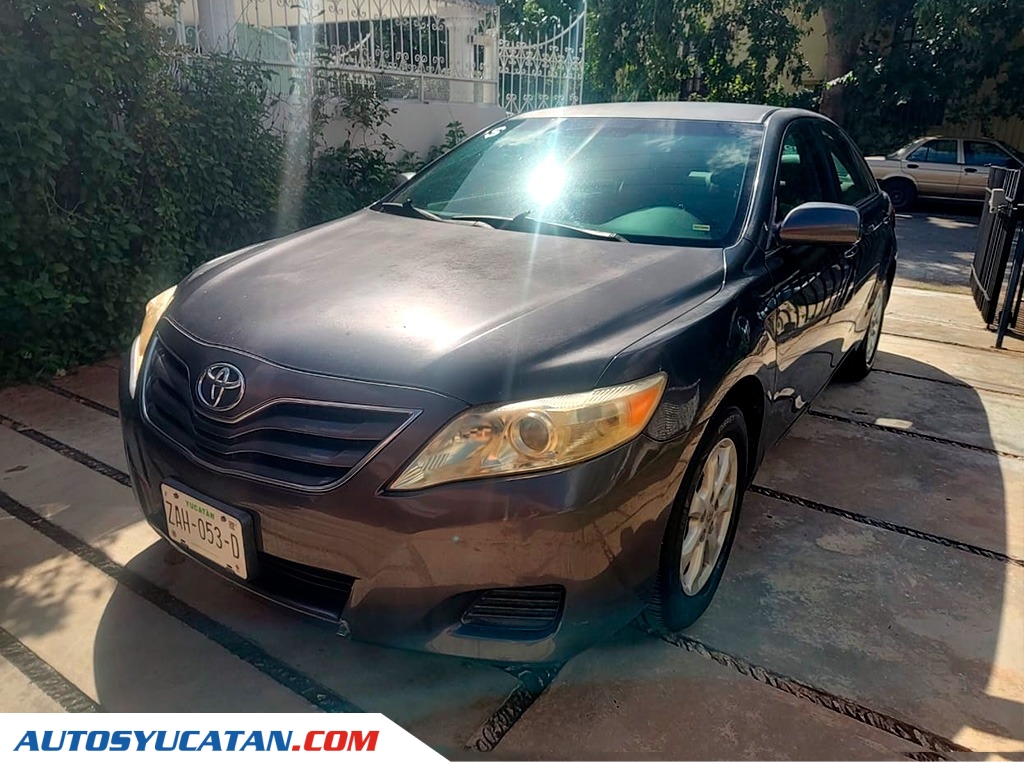 Toyota Camry LE 2010