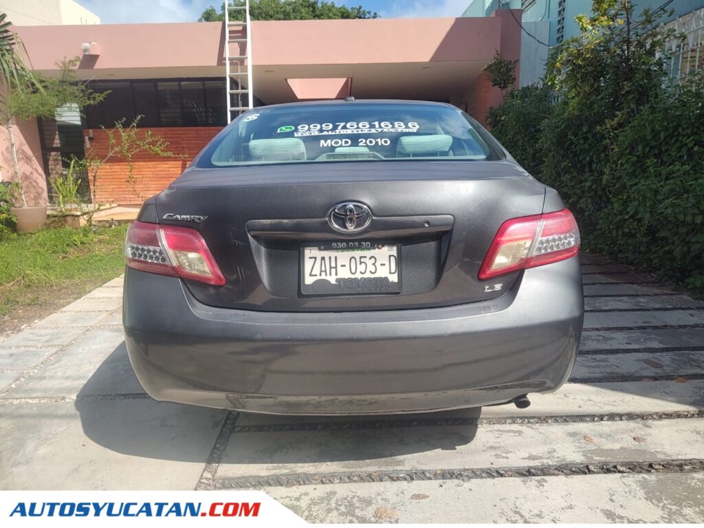 Toyota Camry LE 2010