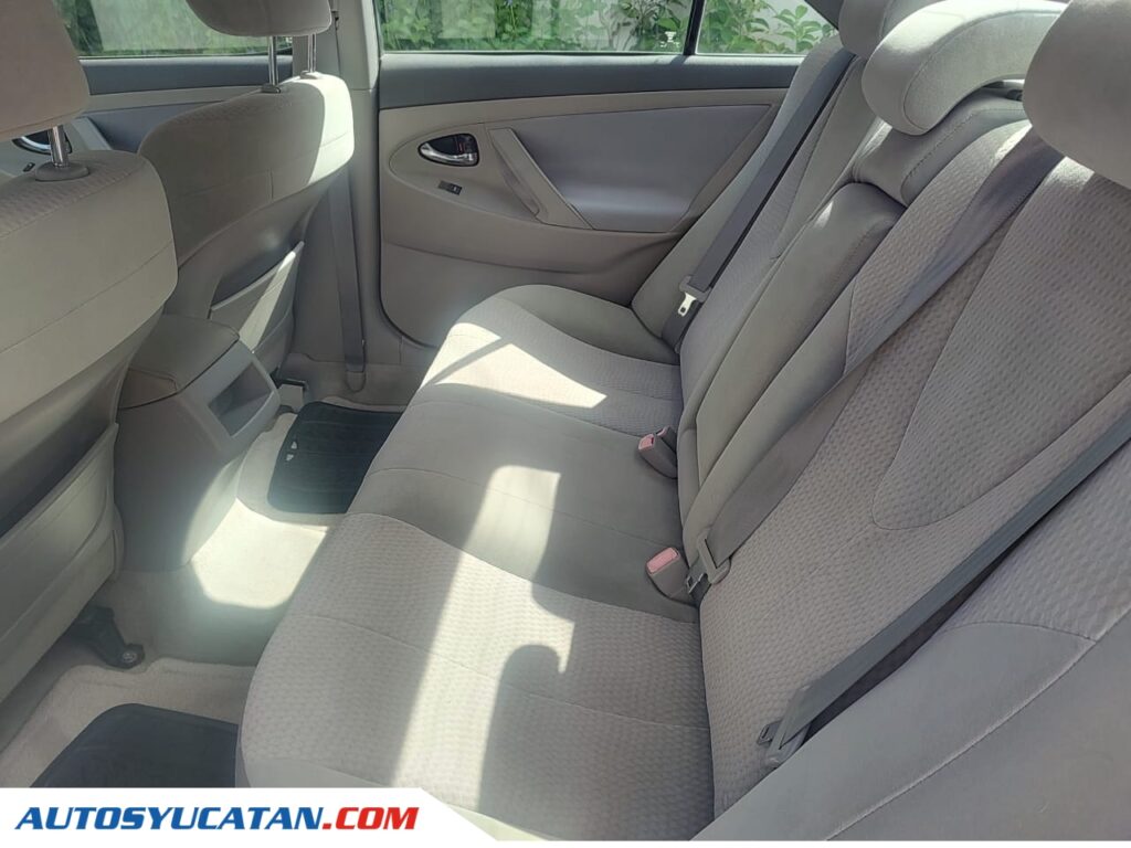 Toyota Camry LE 2010