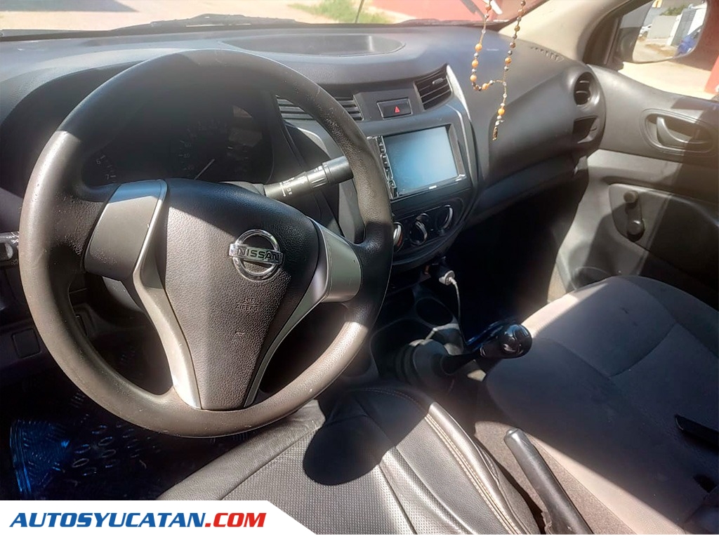 Nissan NP300 Austera con Redilas 2018