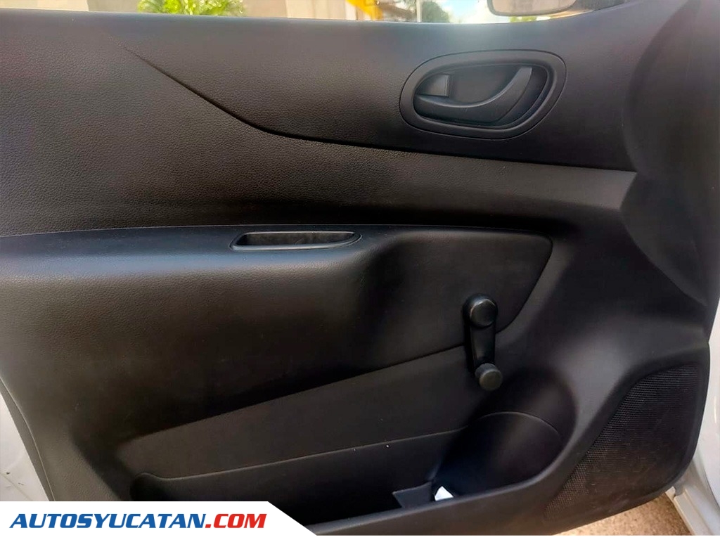 Nissan NP300 Austera con Redilas 2018