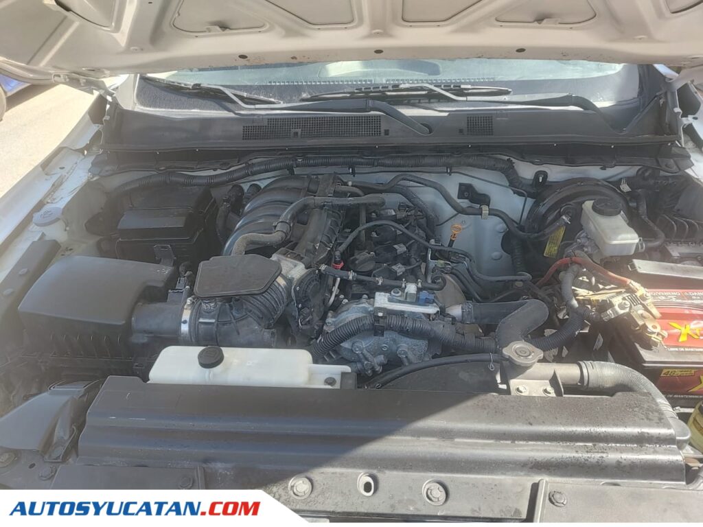 Nissan NP300 Austera con Redilas 2018