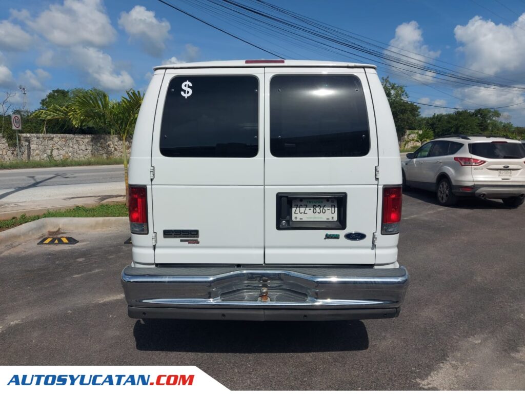 Ford E-350 Econoline 2012