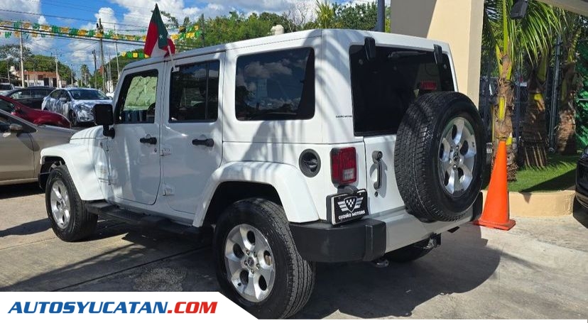 Jeep sahara aut 4x4 2015