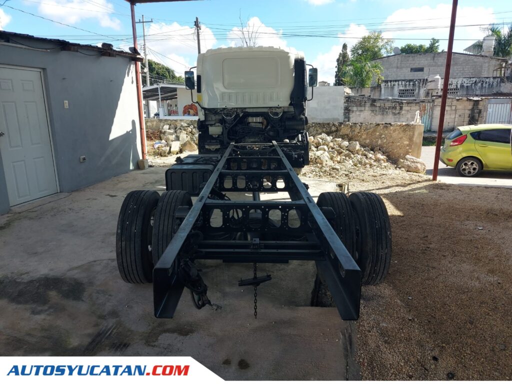 Isuzu Forward 800 2015