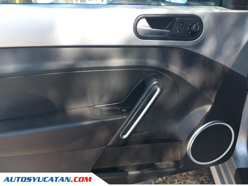 Volkswagen Beetle 2015