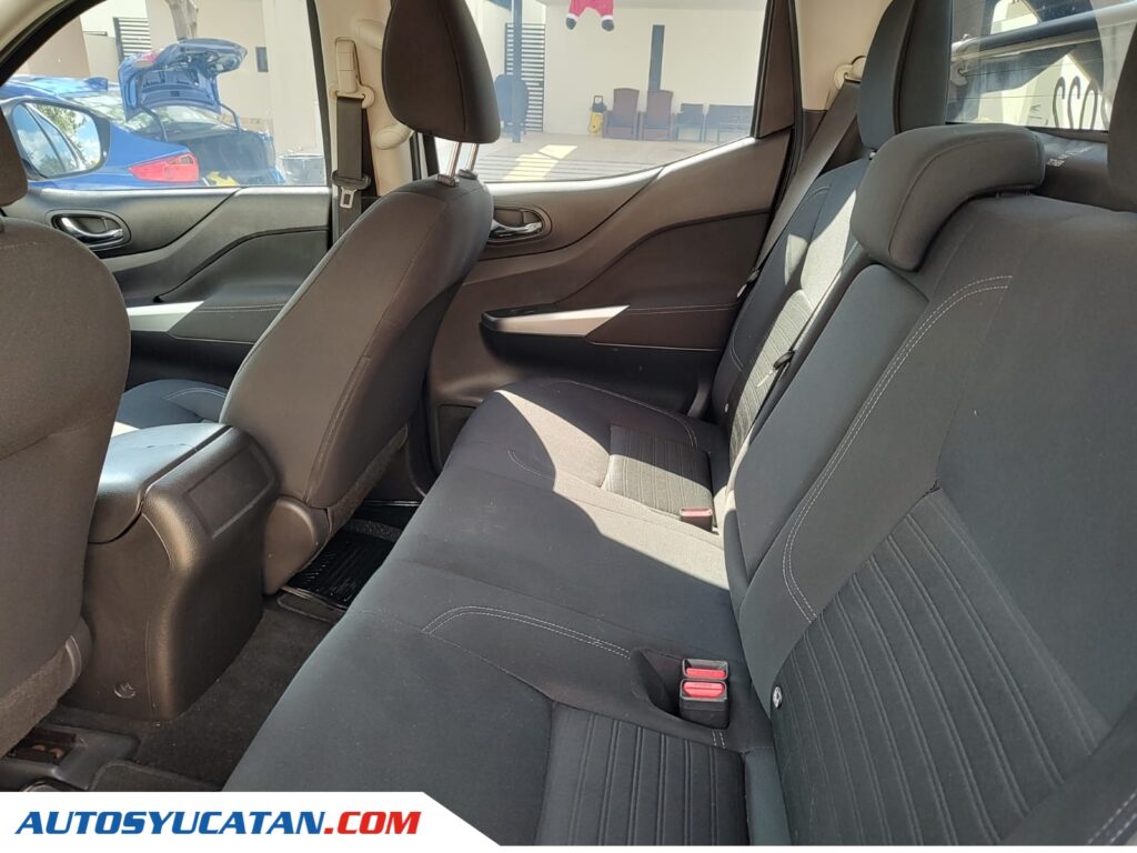 Nissan Frontier LE 2022