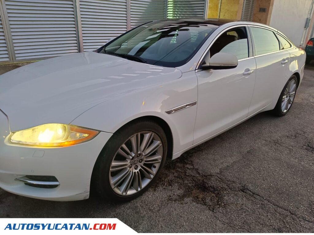 Jaguar XJ 2011