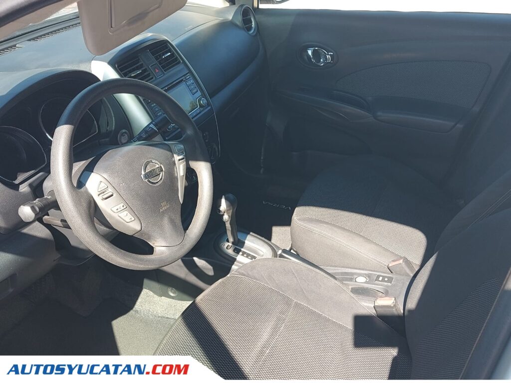Nissan Versa 2015