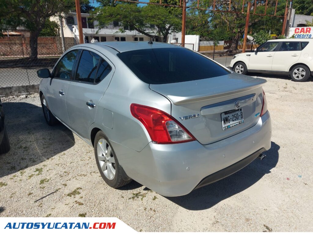 Nissan Versa 2015