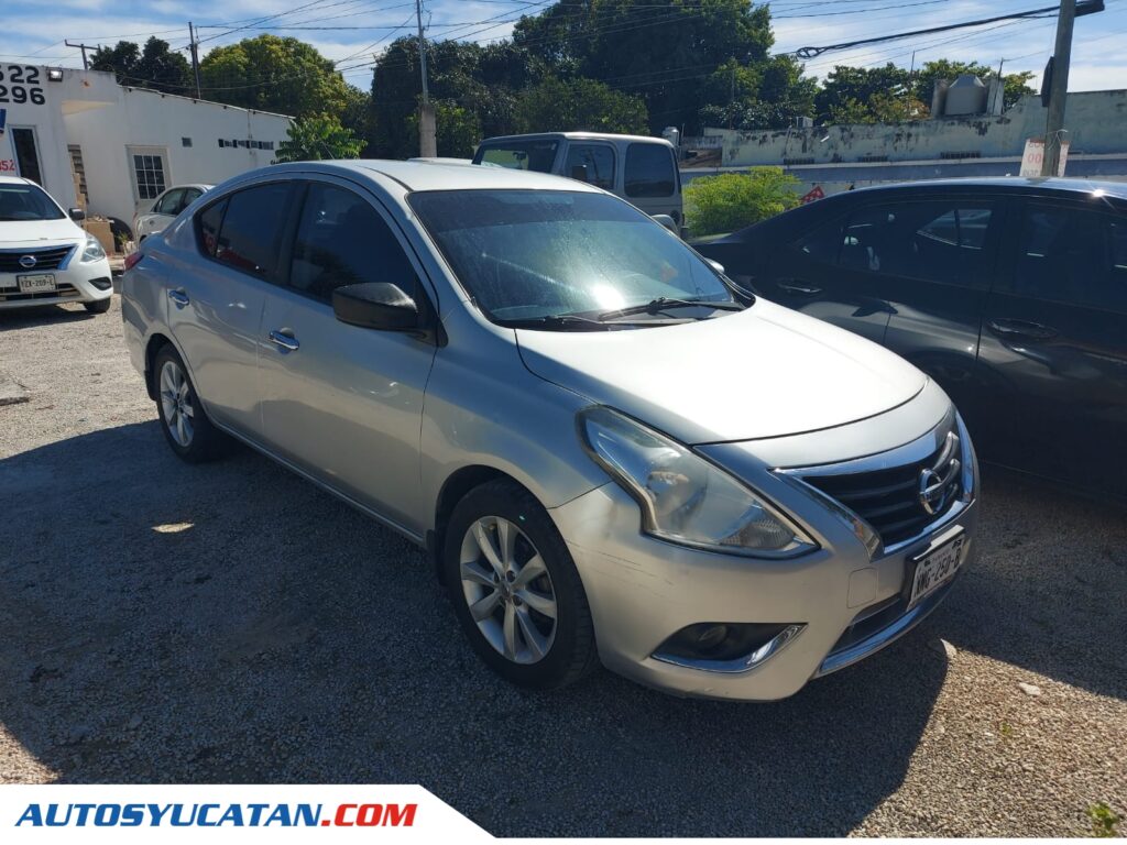 Nissan Versa 2015