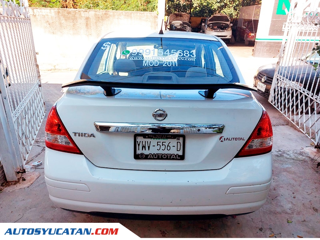 Nissan Tiida Sedan Emotion 2011