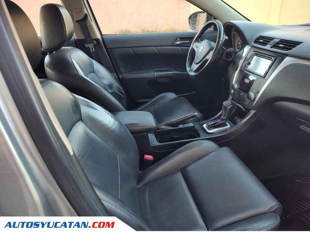 Suzuki Kizashi GLX CVT 2.4 L 2014