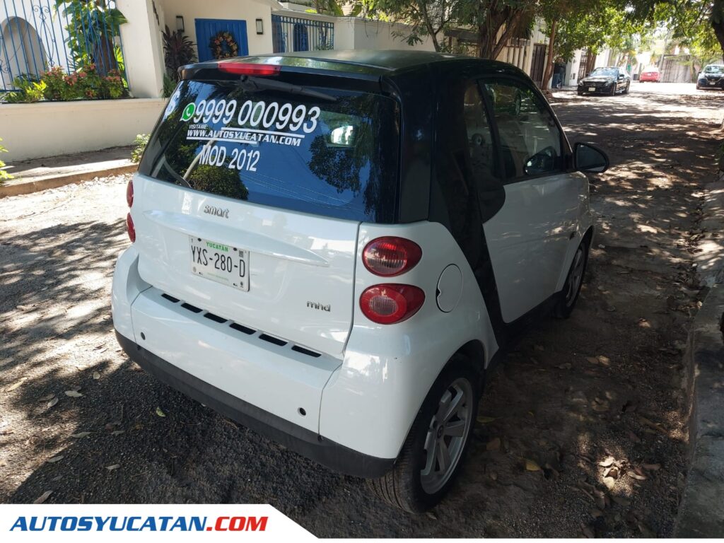 Smart Fortwo Coupé Black and White 2012