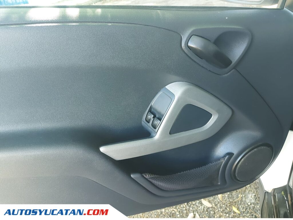 Smart Fortwo Coupé Black and White 2012