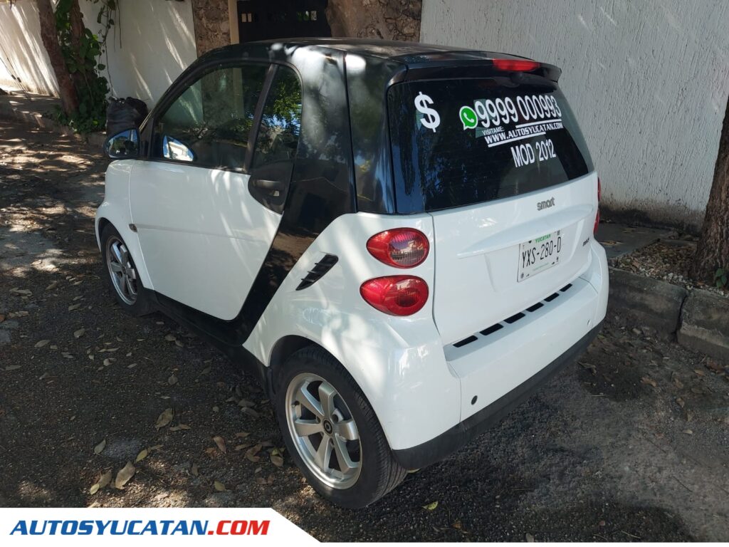 Smart Fortwo Coupé Black and White 2012