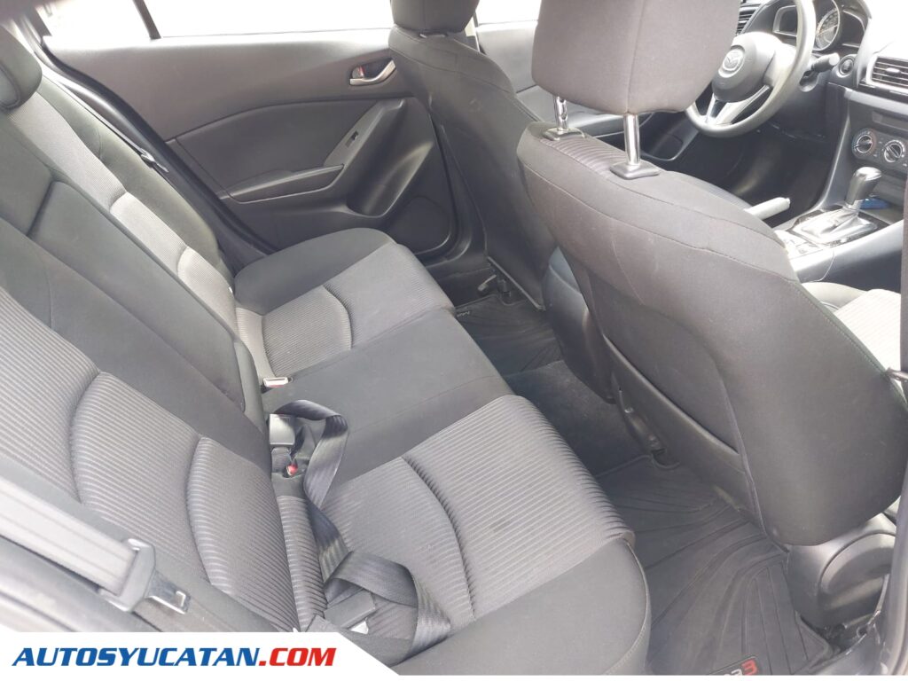 Mazda 3 i Touring 2015