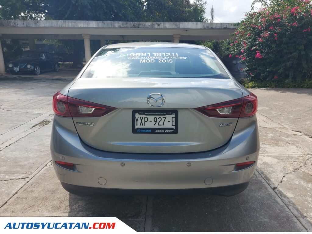 Mazda 3 i Touring 2015