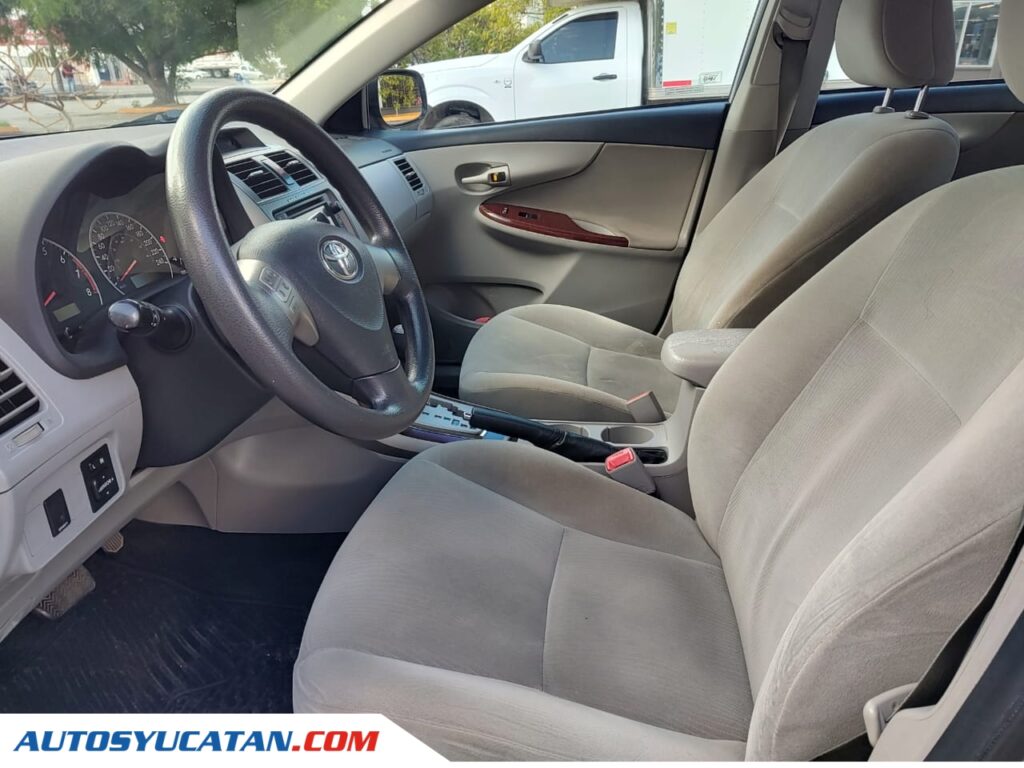 Toyota Corolla XLE 2013