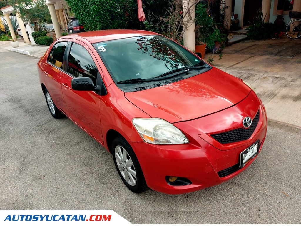 Toyota Yaris Sedan Premium 2014
