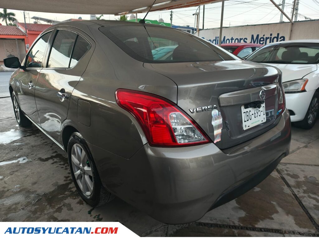 Nissan Versa Automático 2016