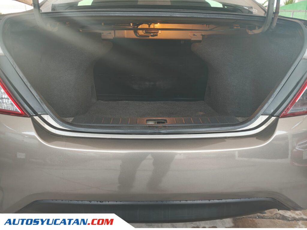 Nissan Versa Automático 2016