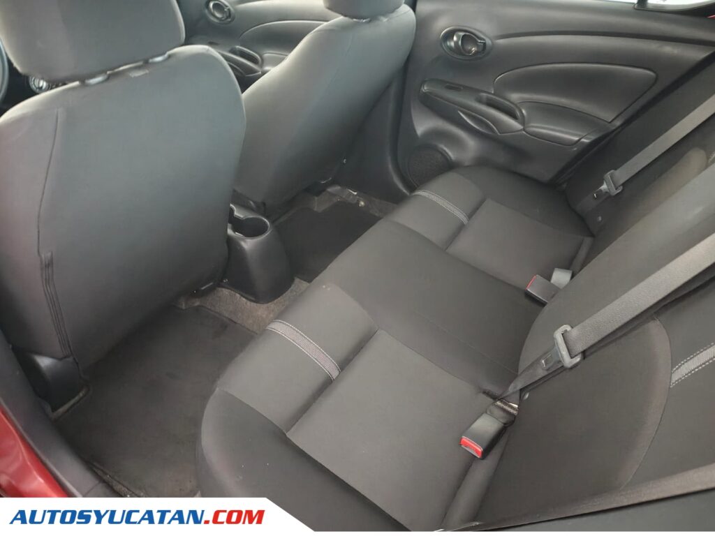 Nissan Versa Drive Standard 2022