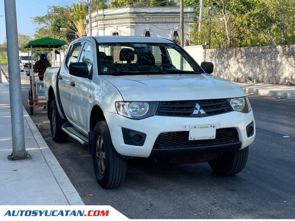 Excelente Mitsubishi L200