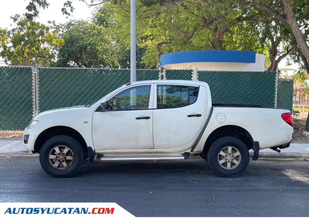 Excelente Mitsubishi L200